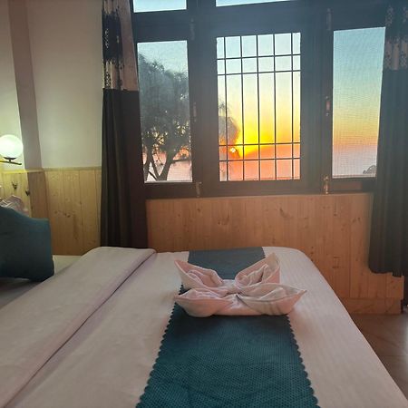 Urban Wave 2Bed Rooms By The North Edge Kasauli Esterno foto